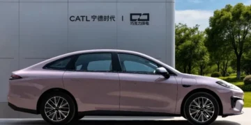 Не заряжаешь, а заменяешь: Aion RT Super — китайский седан с новой концепцией батареи