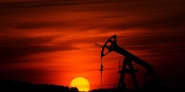 Нефть рухнула на новости о перемирии между США и Ираном, Brent упала ниже $95 за баррель