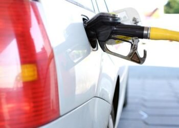 Китай продолжает ограничивать рост цен на автомобильное топливо