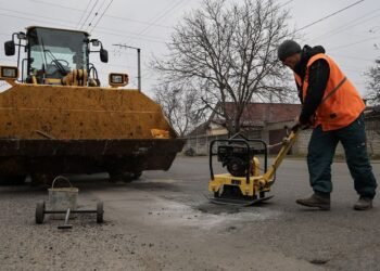 В Украине до мая отремонтируют все основные дороги, — Свириденко