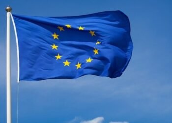 ЕС вводит запрет на транзакции для 20 российских банков
