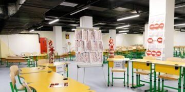 Правительство распределило финансирование на укрытия в 79 школах и детсадах