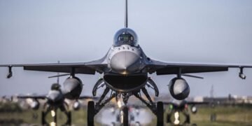 Массированная атака РФ по Украине частично парализовала авиасообщение в Польше: детали