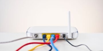 СБУ и ФБР «накрыли» шпионскую сеть: россияне взламывали Wi-Fi роутеры по всему миру