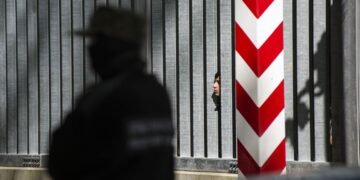 Польша возводит заграждение с колючей проволокой на границе с Беларусью