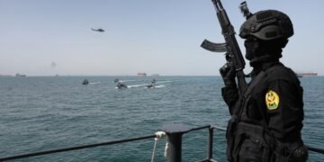 Ормузский пролив снова закрывают: Иран сделал резкое заявление