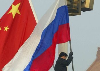 Россия через Китай получает 90% технологий, но ЕС не хочет ужесточать санкции, — Bloomberg