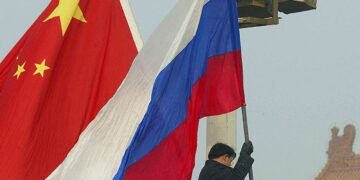 Россия через Китай получает 90% технологий, но ЕС не хочет ужесточать санкции, — Bloomberg