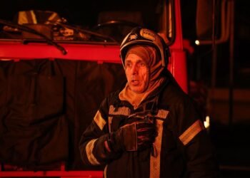 Россия нанесла удар по Запорожью: в городе повреждены высотка и предприятие