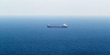 Швеция задержала балкер, направлявшийся из России