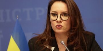 Бизнесу покроют «простой» из-за обстрелов: что предлагает Кабмин