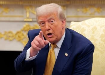 Трамп хочет срочно «поставить точку» в Украине, но это беспокоит Европу, — The Guardian