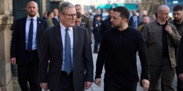 Неожиданный визит с Даунинг-стрит: коллега Стармера едет помочь Зеленскому