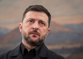 Зеленский об оружии для гражданских: надо ставить точку в этом вопросе