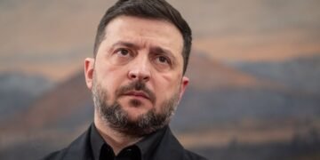 Зеленский об оружии для гражданских: надо ставить точку в этом вопросе