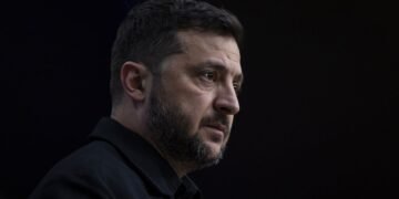 «Мы не враги»: Зеленский ответил Вэнсу на заявления о сокращении помощи США