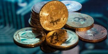 Біткойн впав до шеститижневого мінімуму через війну та відтік коштів з ETF