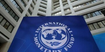 Місія МВФ найближчими тижнями вирушить до України. В центрі уваги — ПДВ на недорогі закордонні посилки та ФОП