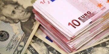 Долар та євро дорожчають: НБУ встановив курс валют на 27 квітня