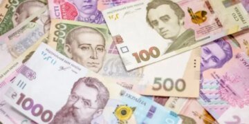 Обсяг готівки в Україні скоротився до 923 млрд гривень — скільки грошей припадає на одного жителя і яких купюр найбільше