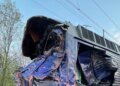 Поезд Киев — Ужгород сошел с рельсов после столкновения с автокраном: есть погибший и пострадавшие