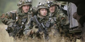 Подготовка к худшему: Берлин экстренно укрепляет оборону из-за растущих угроз со стороны России