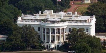 Паника в Вашингтоне: администрация Трампа учит чиновников «чистить хвосты» перед приходом демократов