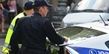 Жителю Черкасской области сообщили о подозрении за попытку подкупа сотрудников полиции