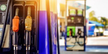 Зниження роздрібних цін на пальне можливе "найближчими тижнями", але є нюанс — НБУ