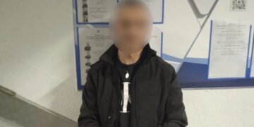 Реакция на ТЦК — нож к горлу ребёнка: во Львове задержали злоумышленника