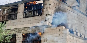 Очередной удар по Одесской области: пожар в жилом доме