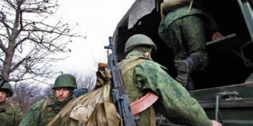 «Не хватает добровольцев»: кого и как Россия пытается затащить на фронт