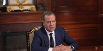 Пепел вместо столицы: Медведев бредит уничтожением Киева