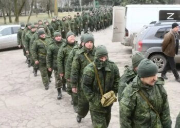 Скрытая петля Путина: россияне в панике штурмуют интернет из-за тайной мобилизации
