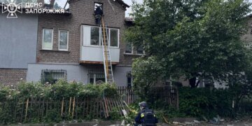 Российский дрон нанес удар по Запорожью: один погибший, среди раненых — ребенок. ВИДЕО