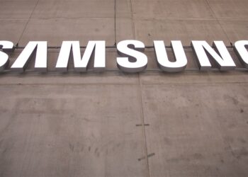 Samsung достигла рыночной капитализации $1 трлн