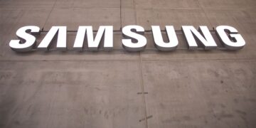 Samsung достигла рыночной капитализации $1 трлн