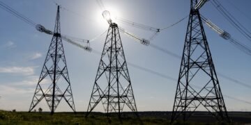 Украина уменьшила импорт электроэнергии в апреле по всем направлениям, кроме польского