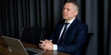 Финансирование ОПК, кредиты Нафтогазу и приватизация. Интервью с членом правления ПриватБанка