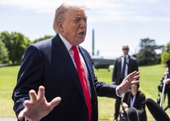 Трамп обвинил ЕС в невыполнении торговой сделки и анонсировал повышение пошлин