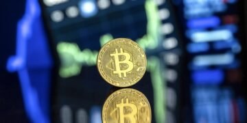 Стоимость биткоина превысила $80 000 впервые с конца января