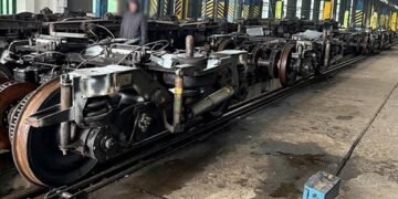 Три руководителя вагоностроительного завода получили подозрение за бракованные вагоны для УЗ – фото