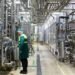 «День начали не с кофе». Во Львове открыли новую производственную линию пивоварни Carlsberg – фото