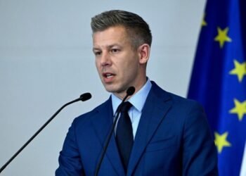Мадьяр: Правительство Орбана перед отставкой хочет полностью опустошить казну