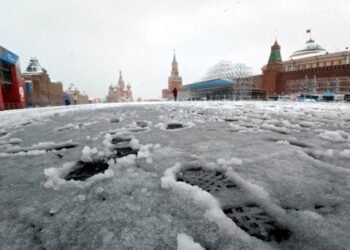 Дефицит бюджета РФ за четыре месяца превысил годовой план в полтора раза: достиг 2,5% ВПП