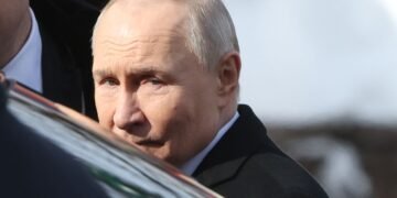 Почему Путин резко заговорил о мире? В The Guardian назвали пять причин