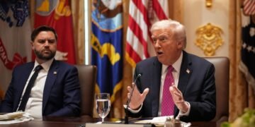 Трамп оставил Вэнсу секретное письмо на случай, если с ним «что-то случится»
