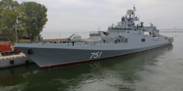 Украинские дроны атаковали два военных корабля РФ в Новороссийске