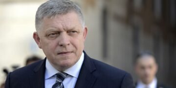 У Зеленского рассказали, какой сигнал Фицо повез Путину