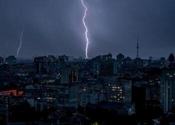Киев второй раз за два дня накрыла сильная гроза